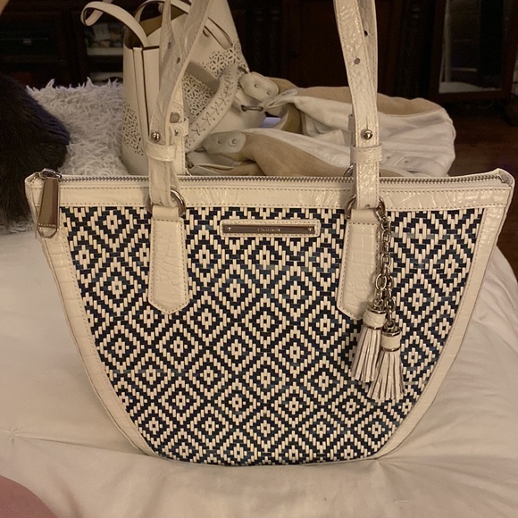 NWT Brahmin Small  Willa in Denim
Royal Palm White and Blue. - Picture 2 of 6